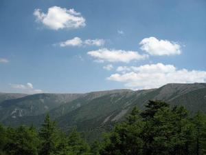 白馬石跑馬梁，屬恆山山脈