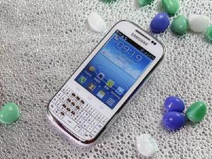 三星B5330(Galaxy Chat)