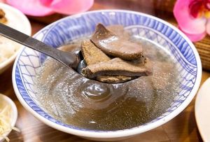 茯神金針菜牛心湯