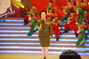 中國文聯2008春節聯歡會上馬玉濤演唱《眾手澆開幸福花》