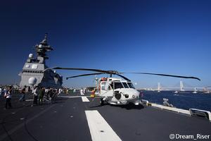 SH-60K於日向級直升機驅逐艦上