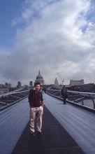 Millennium Bridge，London .