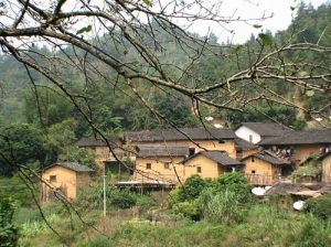 楊秀清故居遺址所在地：桂平市紫荊鎮木山村東王沖