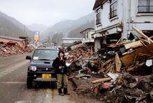 山本美香在地震海嘯後的宮城縣石卷市