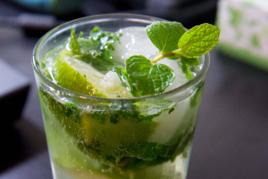 mojito[雞尾酒的一種]