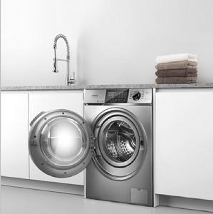 洗衣機[利用電能產生機械作用來洗滌衣物的清潔電器]