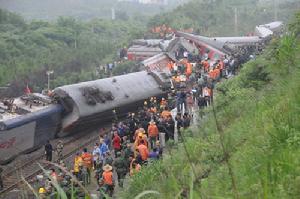 江西滬昆鐵路列車脫線事故