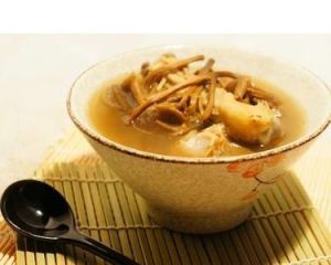 茶樹菇雞湯