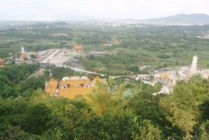 登峰村[廣東普寧市南溪鎮下轄村]