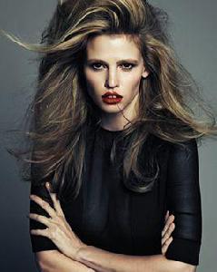 Lara Stone