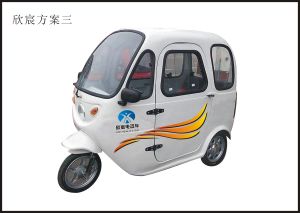 封閉式電動三輪車