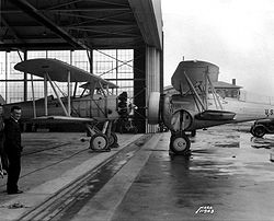 寇蒂斯 BF2C-1 - Model 67A (on the right) 類型 戰鬥轟炸機 生產公司 寇蒂斯飛機及發動機公司 服役 1933 退役 1949 主要用戶 中華民國空軍美國海軍航空兵皇家泰國空軍阿根廷空軍 生產年份 1934年10月 生產數量 164架（另有兩架原型機） 衍生機型 F11C Goshawk 乘員： 單座 長度： 24 ft 4 in（7.41 m） 翼展： 31 ft 6 in（9.6 m） 高度： 9 ft 11.5 in（3.03 m） 翼面積： 262 ft²（24.34 m²） 空重： 3,326 lb（1,509 kg） 最大起飛重量： 4,552磅（2,065公斤） 發動機： 1×懷特R-1820-04 