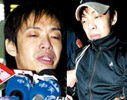（圖）台灣藝人大炳 吸毒被捕被警方帶走時，大拇指被縛在一起，面對媒體質詢，大炳淚流滿面 ……